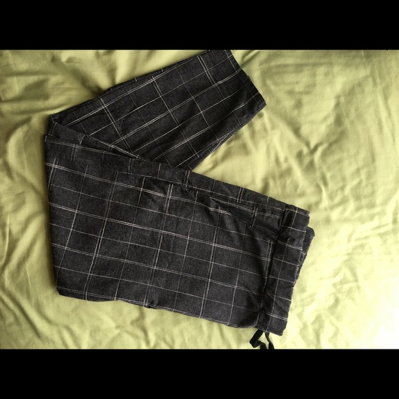 Plaid Tapered Gray Pants - Picture 2 of 5